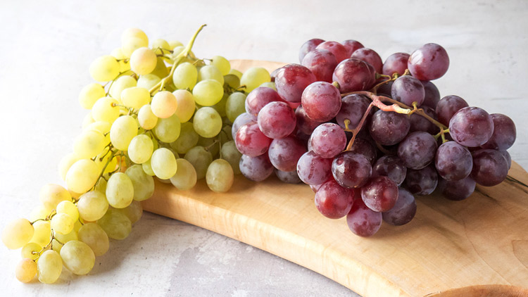 Picture of Extra Large Green or Red Seedless Grapes